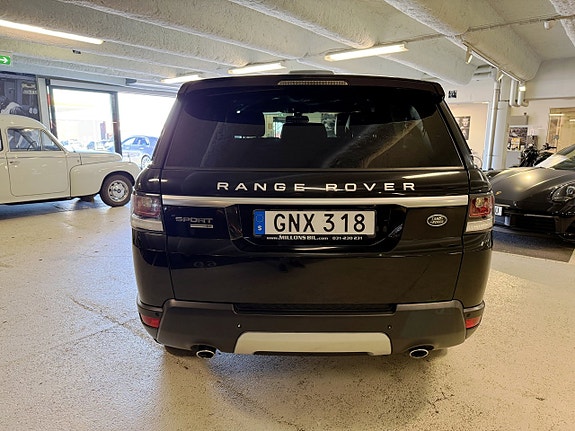 Land Rover Range Rover Sport 8 of 24