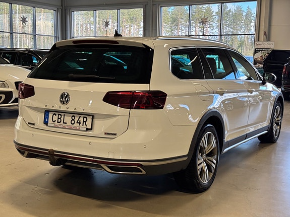 Volkswagen Passat Alltrack 6 of 23