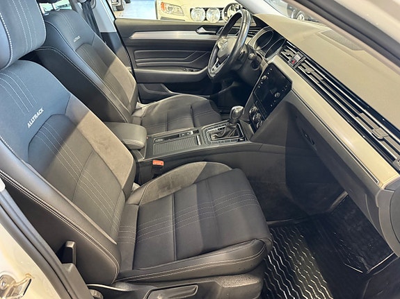 Volkswagen Passat Alltrack 11 of 23