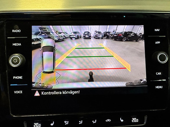 Volkswagen Passat Alltrack 20 of 23