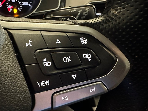 Volkswagen Passat Alltrack 13 of 23