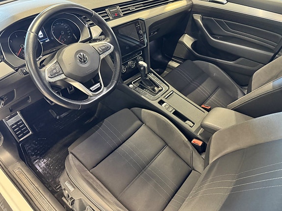 Volkswagen Passat Alltrack 7 of 23