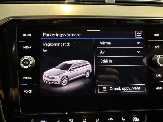 Volkswagen Passat Alltrack 18 of 23