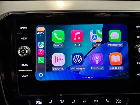 Volkswagen Passat Alltrack 16 of 23