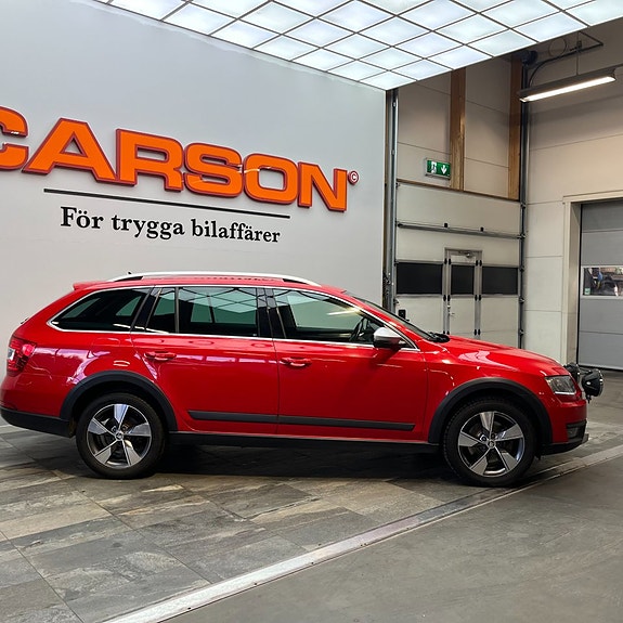 Skoda Octavia Scout 3 of 5