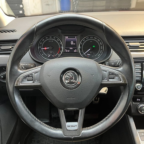 Skoda Octavia Scout 10 of 12