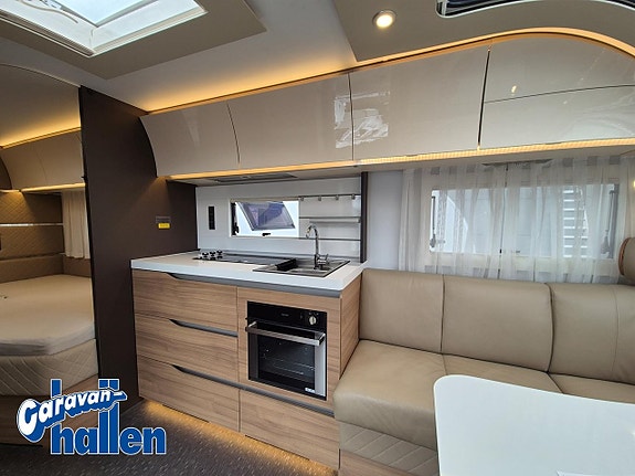 Adria Alpina 763 UK 17 of 27