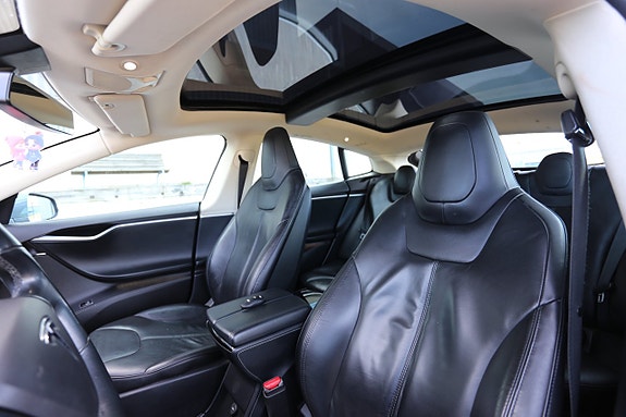 Tesla Model S 5 of 5