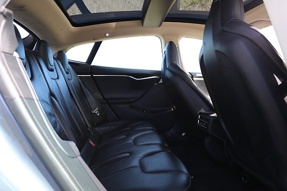 Tesla Model S 11 of 17