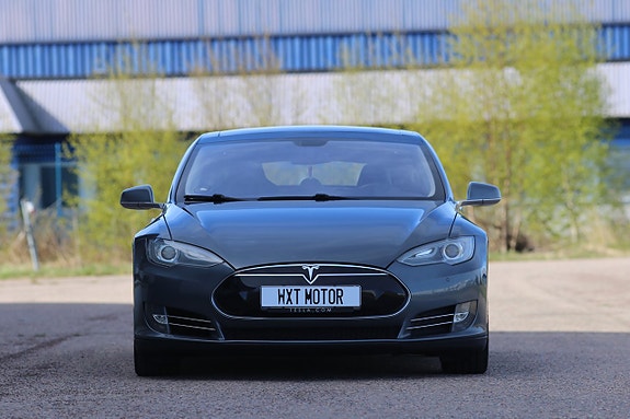 Tesla Model S 6 of 17