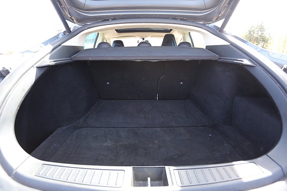 Tesla Model S 8 of 17