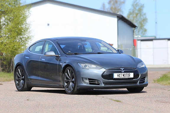 Tesla Model S 10 of 17