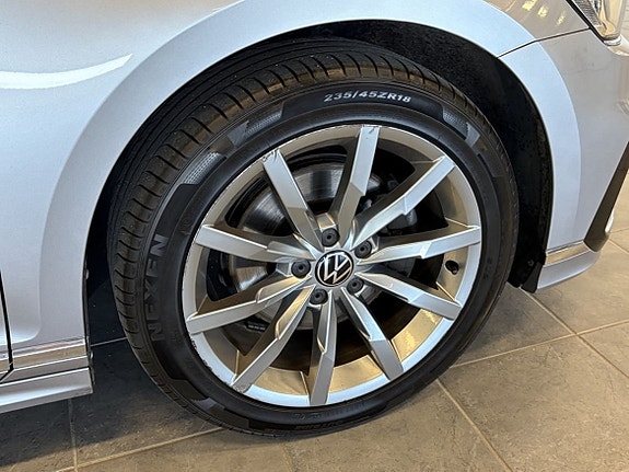 Volkswagen Passat 3 of 5