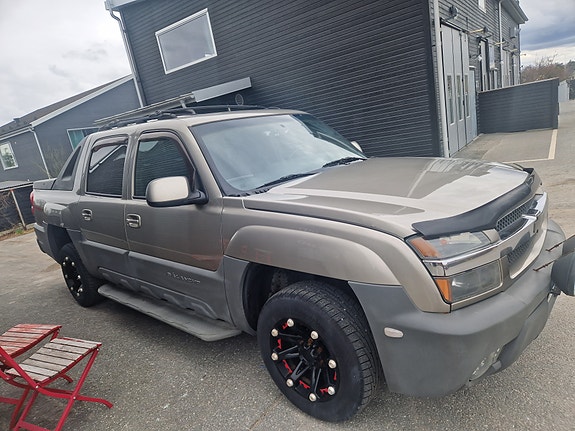 Chevrolet Avalanche 4 of 5
