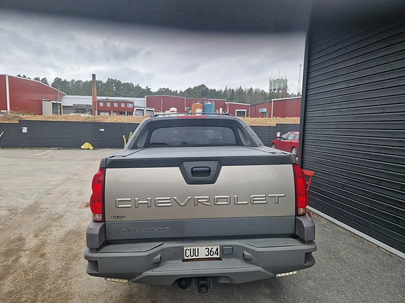 Chevrolet Avalanche 3 of 5
