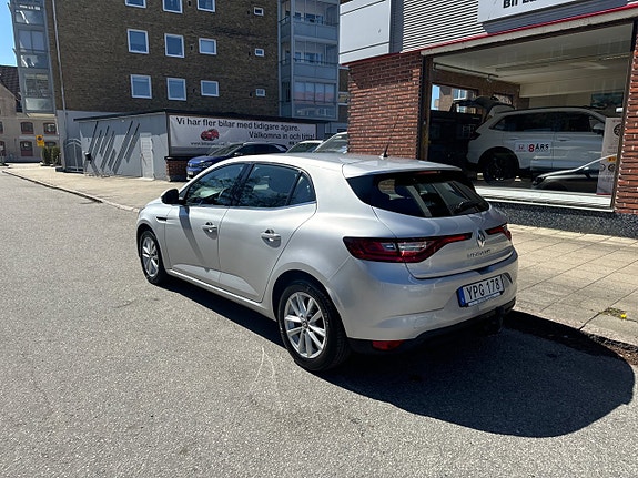 Renault Megane IV 4 of 5