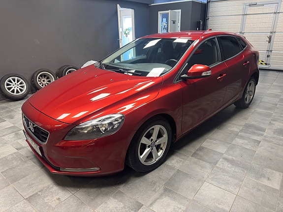 Volvo V40 3 of 7