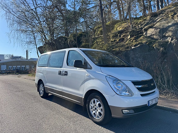 Hyundai H-1 2 of 5