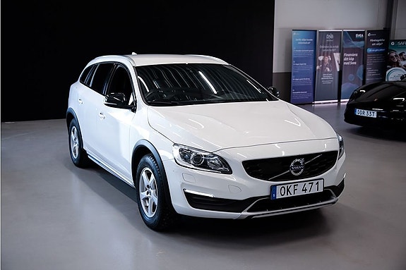 Volvo V60 Cross Country 5 of 14