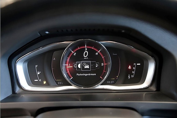 Volvo V60 Cross Country 11 of 14