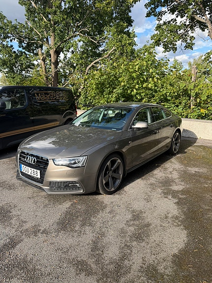 Audi A5 2 of 14
