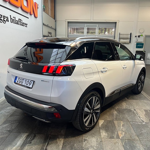 Peugeot 3008 4 of 5