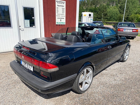 Saab 900 2 of 5