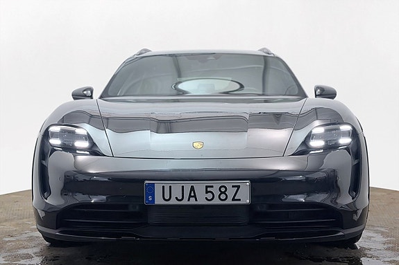Porsche Taycan 3 of 5