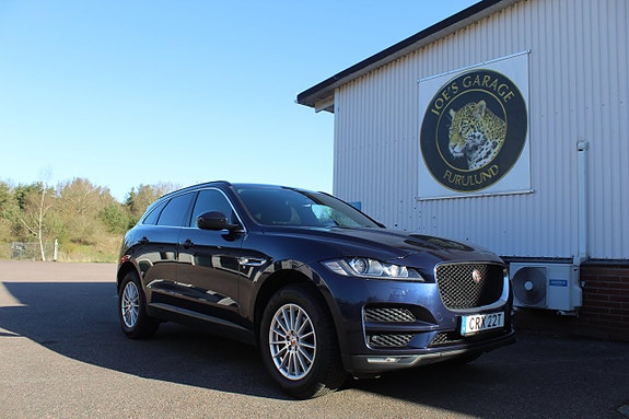 Jaguar F-PACE 5 of 8