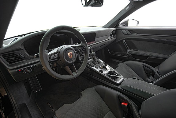 Porsche 992 11 of 30