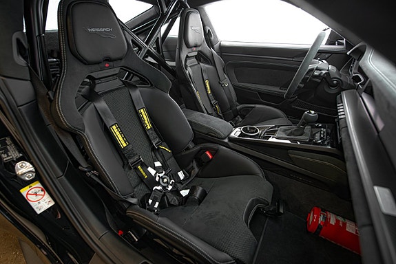 Porsche 992 16 of 30