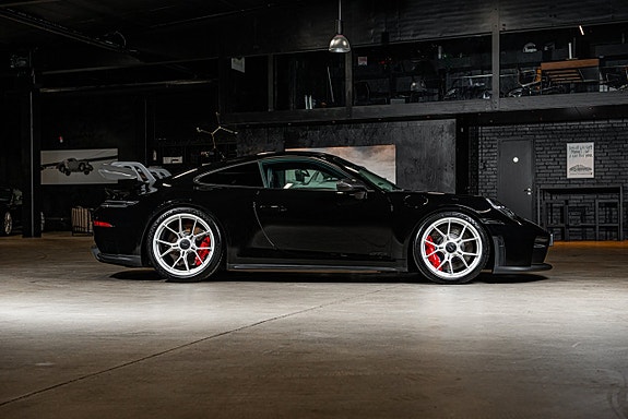 Porsche 992 6 of 30