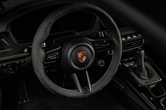 Porsche 992 17 of 30