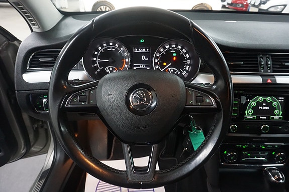 Skoda Superb 14 of 21