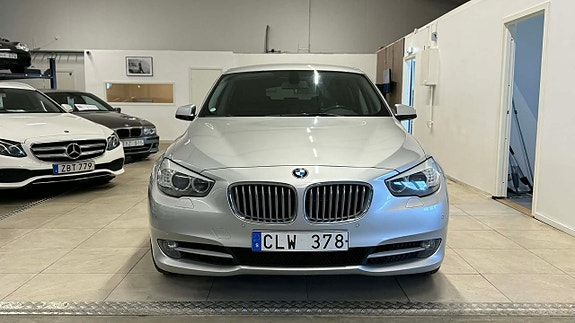BMW 550i 2 of 5