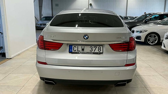 BMW 550i 8 of 30