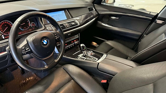 BMW 550i 16 of 30