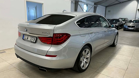 BMW 550i 7 of 30