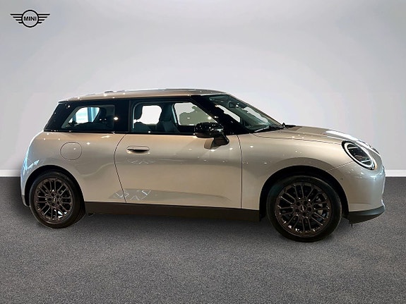 MINI Cooper SE 2 of 16