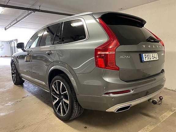 Volvo XC90 3 of 28