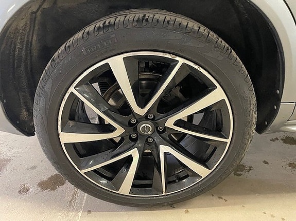 Volvo XC90 27 of 28