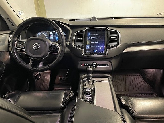 Volvo XC90 14 of 28
