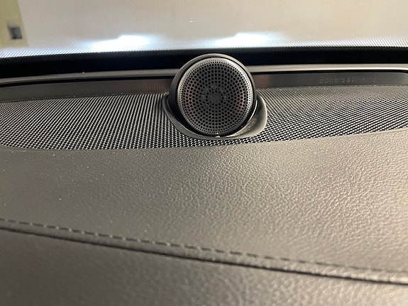 Volvo XC90 17 of 28