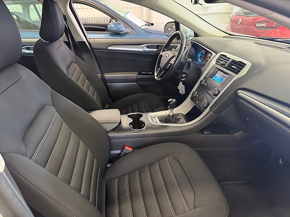 Ford Mondeo 15 of 21