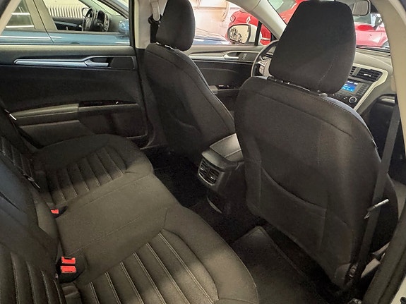 Ford Mondeo 16 of 21