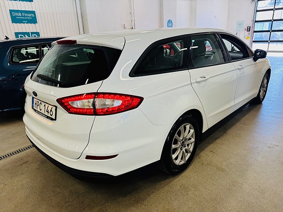 Ford Mondeo 13 of 21