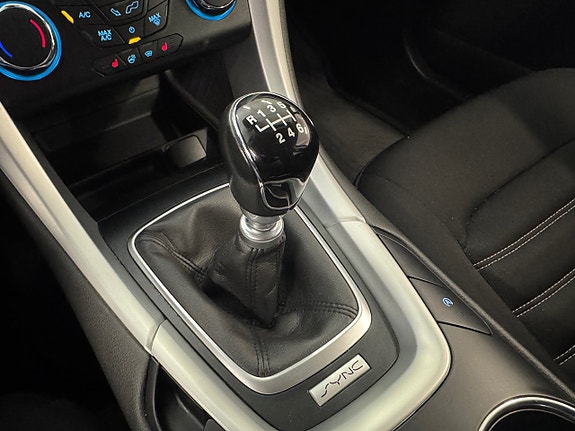 Ford Mondeo 19 of 21