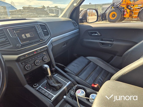 Volkswagen Amarok 26 of 28