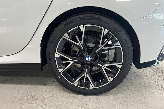 BMW 120 14 of 18