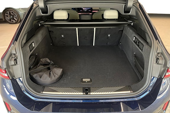BMW 530e 10 of 19